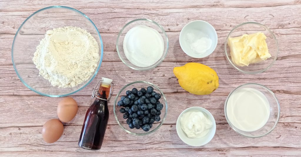 los ingredientes para hacer el bizcocho de arándanos y limón