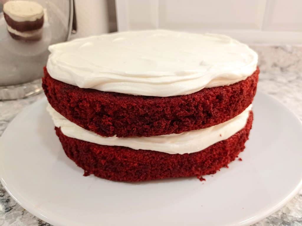 las dos capas de tarta red velvet montadas