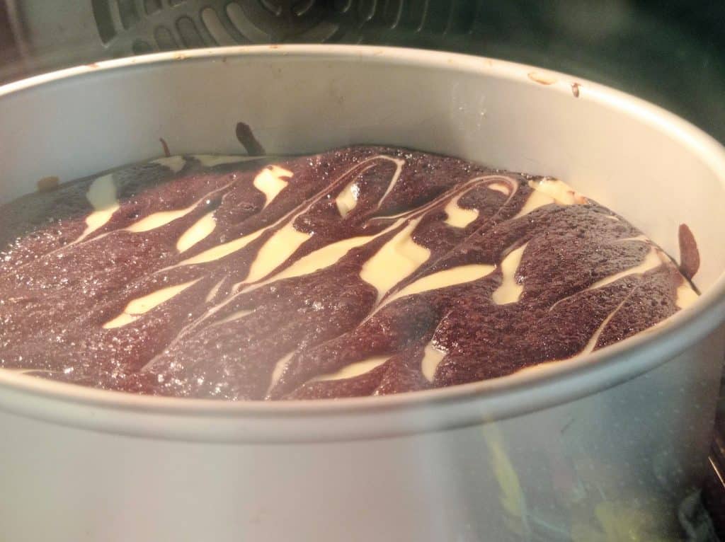 brownies cheesecake en el horno