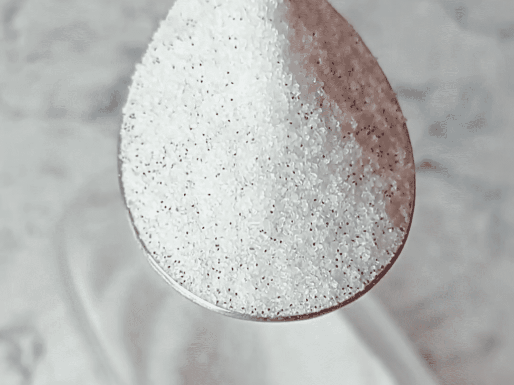 azúcar blanco con las semillas de vainilla mezcladas